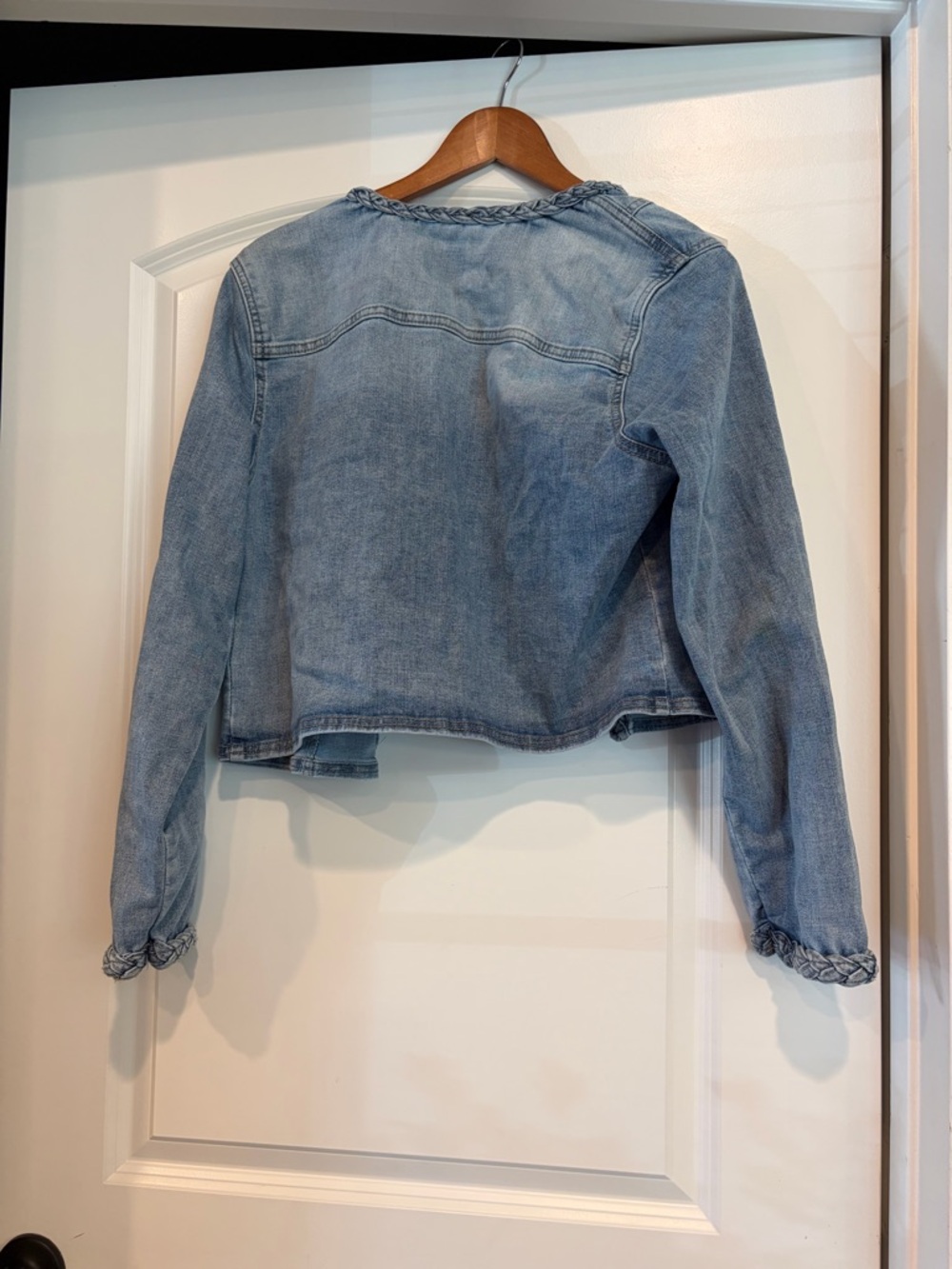 Curve Denim Cropped Jean Jacket - Light Blue - Picture 2 of 8